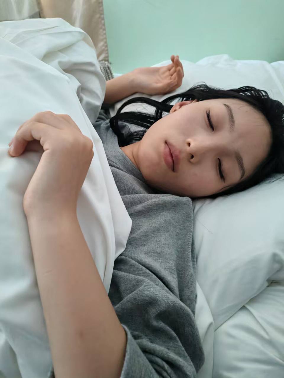 #吃瓜 极品学生妹被约炮了，身材不错。粉粉嫩嫩的。好像还没开过处。  第6张
