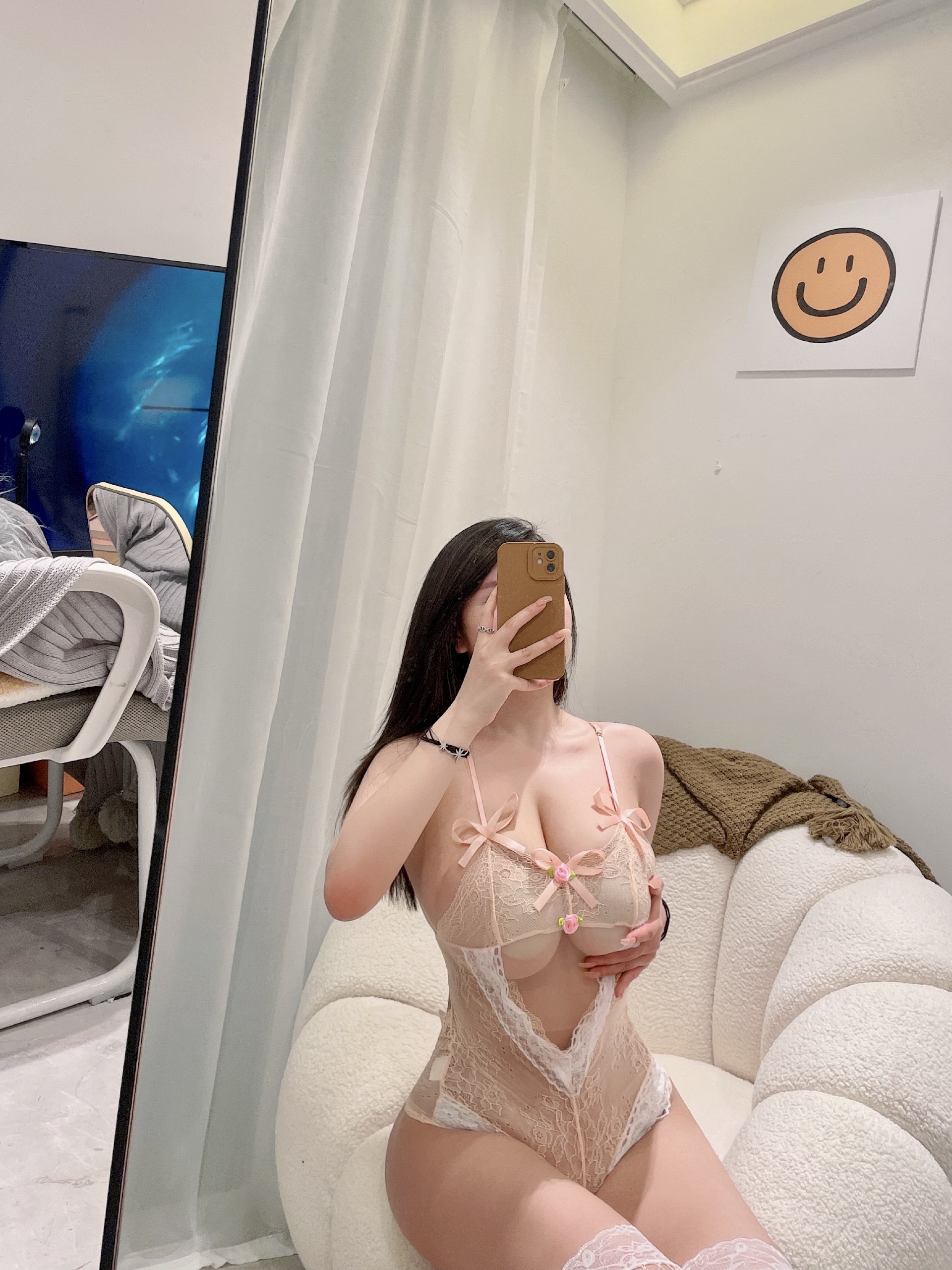 #微密圈 都是你们追不到的极品不爱吃香菜女神  第5张