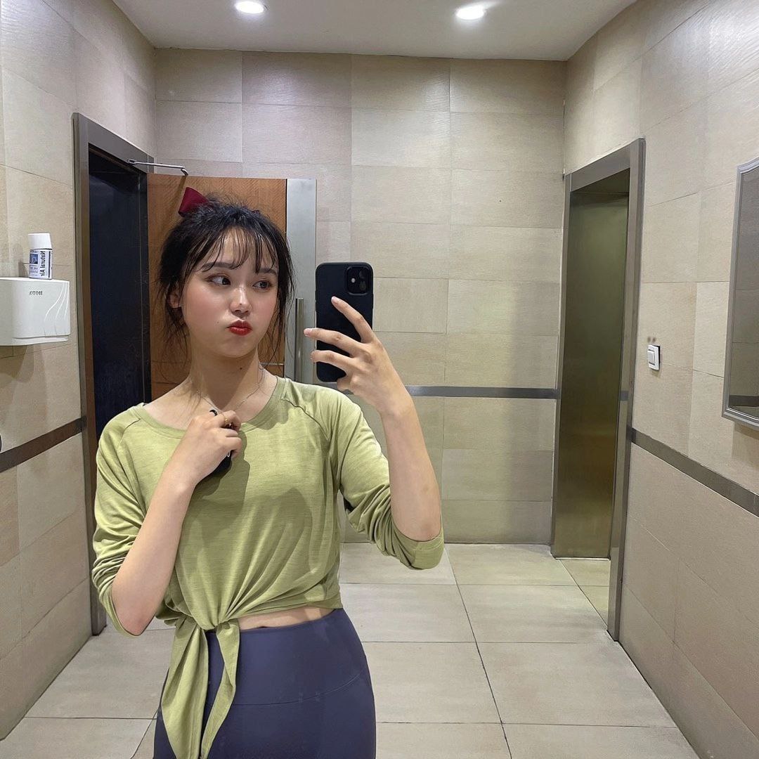 #吃瓜 和表姐在一起轮乱的日子，表姐长的很漂亮，天天锻炼好身材勾引我，插二十多分钟，能高潮两次  第1张